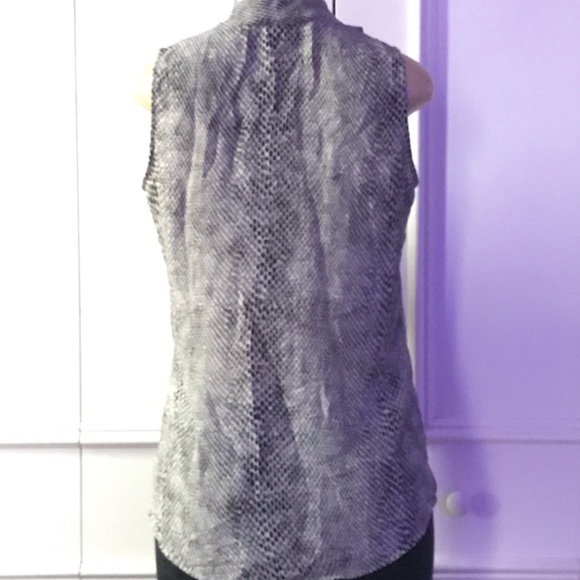 Rose & Olive Snake Print Women’s Sleeveless Top Size Small Preloved - Picture 2 of 6